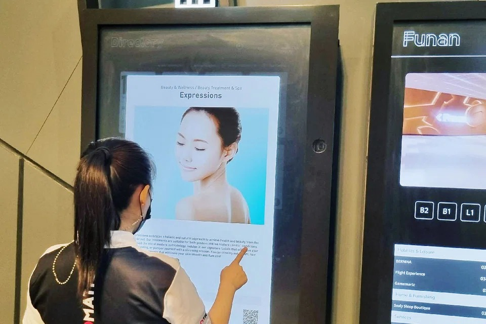 Image of a retail tech solution in a mall